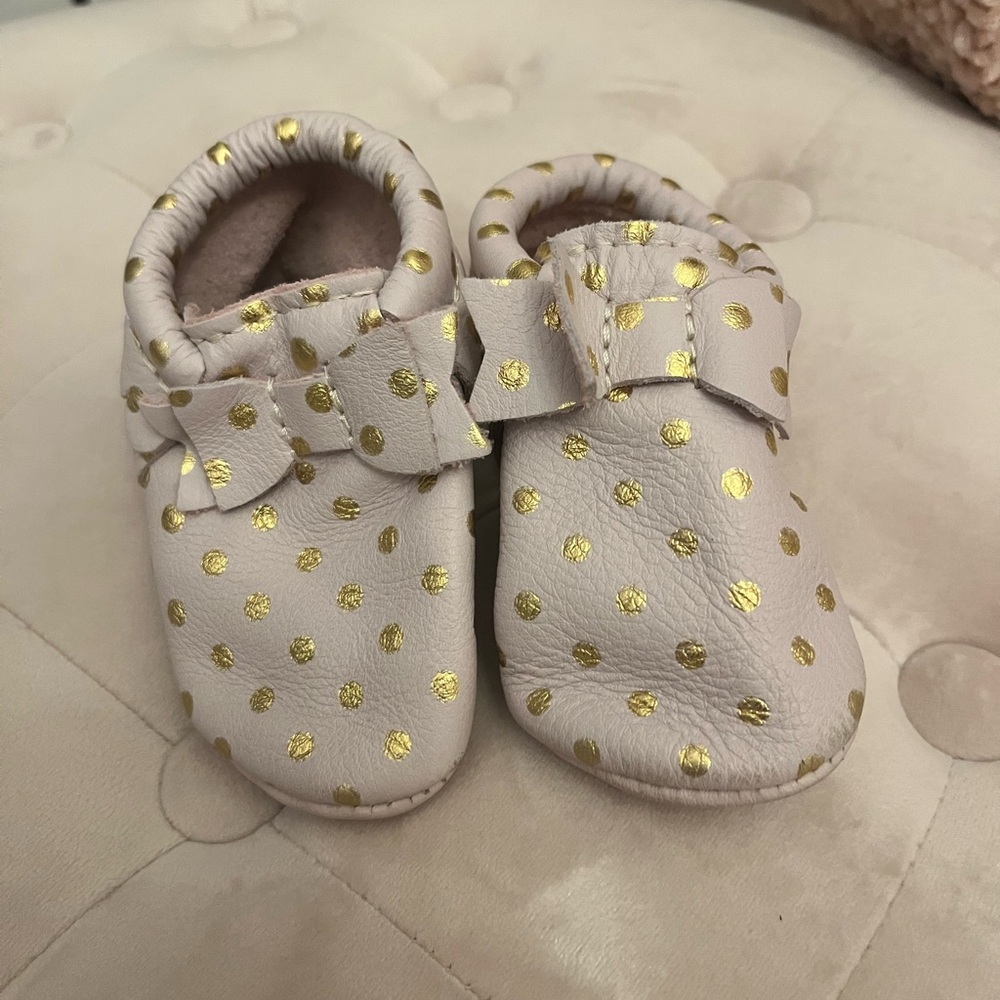 Freshly Picked Pink/Gold Moccasins Size 3